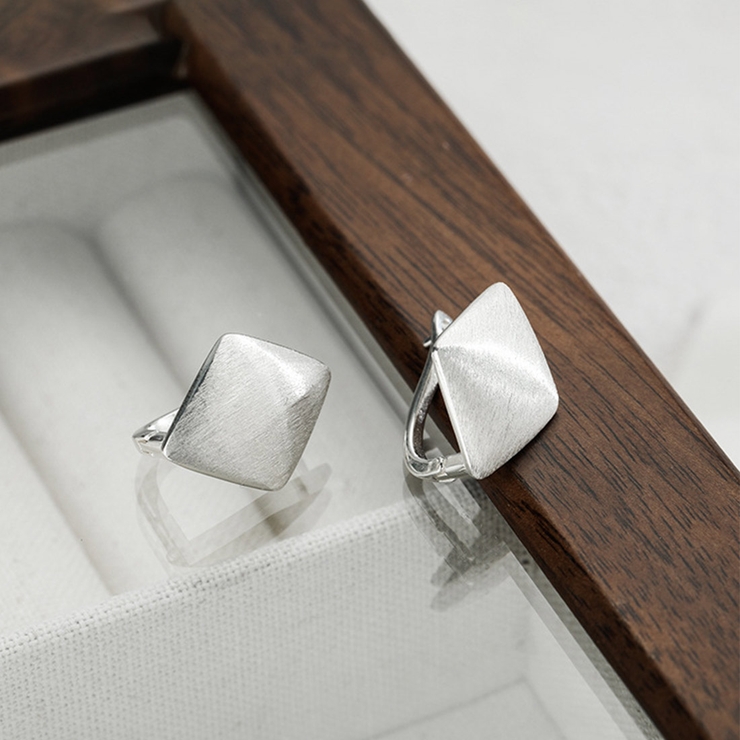 レトロなマット感がさりげなく美しいピアス アクセサリー 両耳 | maison de LATIR | 詳細画像8 