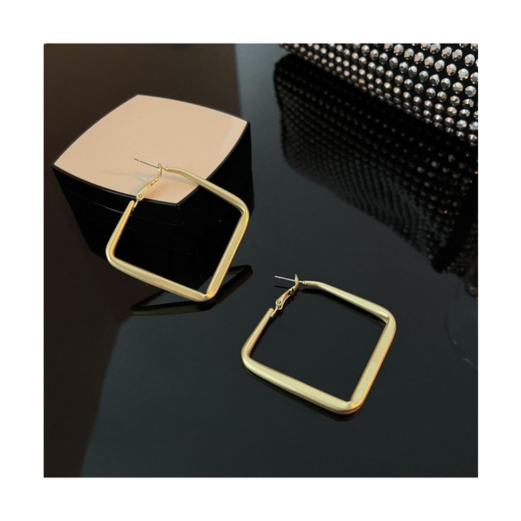 マットでスクエアフープピアス 大振り マット | maison de LATIR | 詳細画像5 