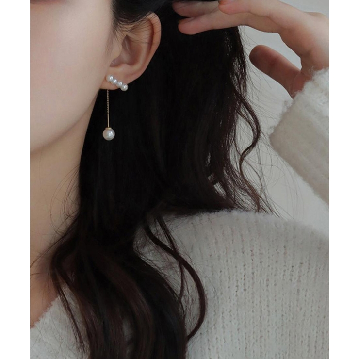 「縦ラインでつくる品格。パールが揺れる、大人のロングピアス」4連パールデザインロ… | maison de LATIR | 詳細画像2 