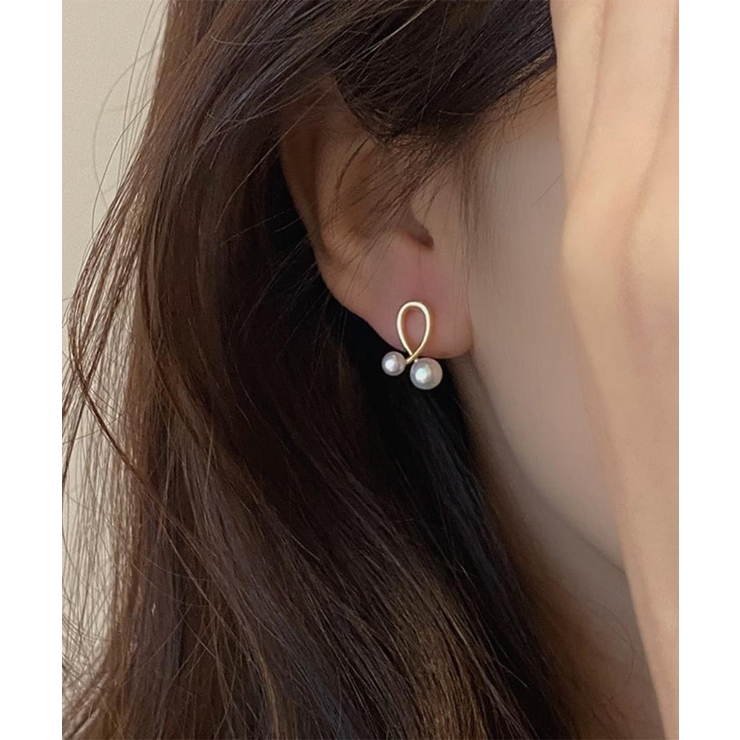 耳元をおしゃれに彩るねじれデザインパールピアス 大人 シンプル | maison de LATIR | 詳細画像3 