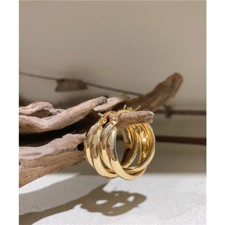 程よいボリューム感が華やかな印象のツイストデザインフープピアス アクセサリー ゴ… | maison de LATIR | 詳細画像9 