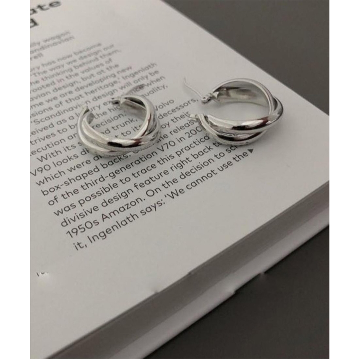 程よいボリューム感が華やかな印象のツイストデザインフープピアス アクセサリー ゴ… | maison de LATIR | 詳細画像14 