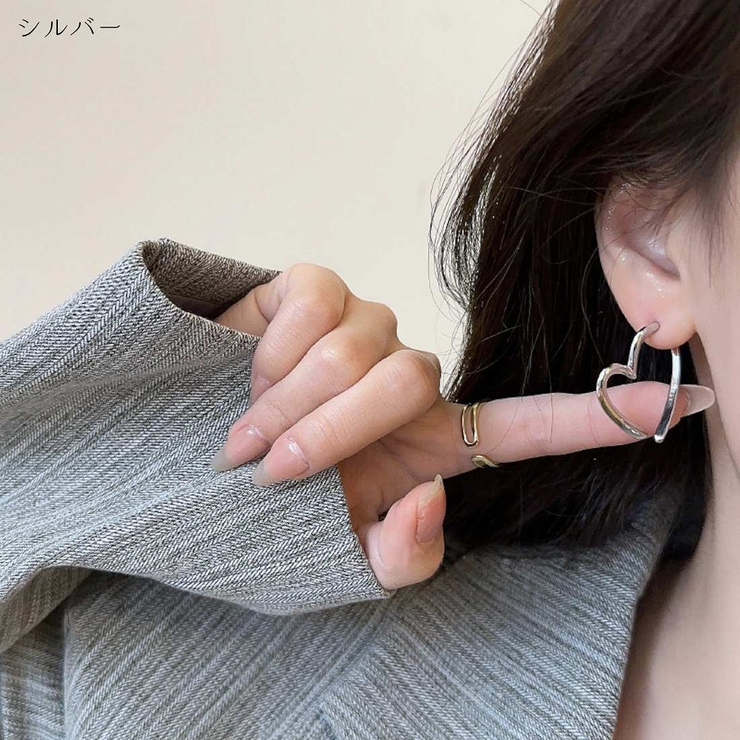 可愛らしいシルエットでおしゃれ顔に見せてくれるハート型フープピアス シルバー[品番：MSDL0003360]｜maison de  LATIR（メゾンドラティール）のレディースファッション通販｜SHOPLIST（ショップリスト）