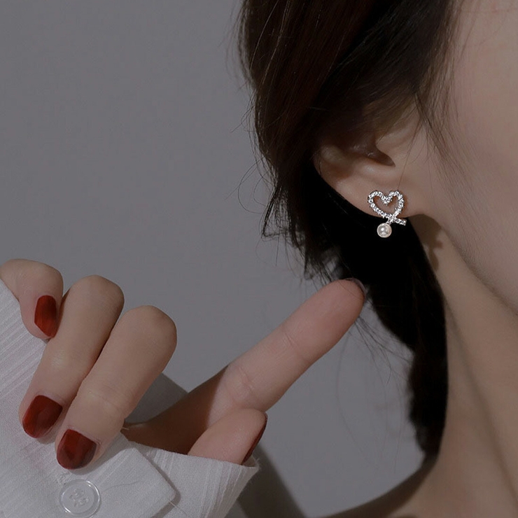 洗練されたパール付きハートモチーフピアス ピアス ハートピアス | maison de LATIR | 詳細画像3 