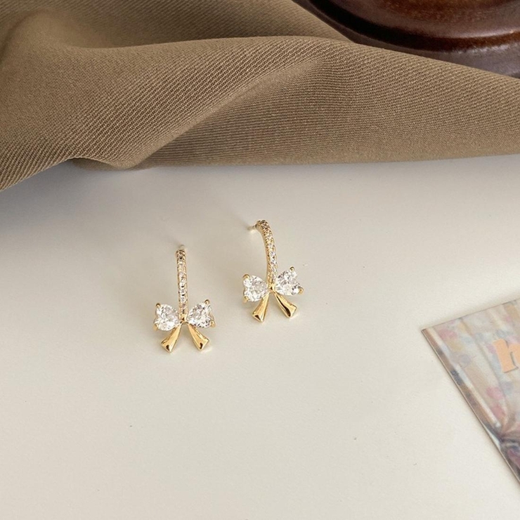 上品なきらめきで、耳元にさりげない華やかさリボンモチーフフープピアス アクセサリ… | maison de LATIR | 詳細画像7 