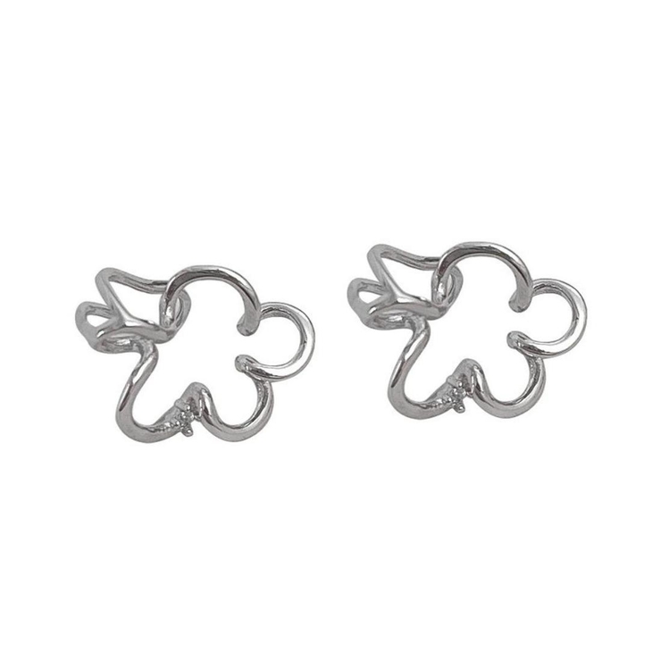 毎日に寄り添う、やさしい輝きのフラワーイヤリング オフィス オフィスカジュアル | maison de LATIR | 詳細画像9 