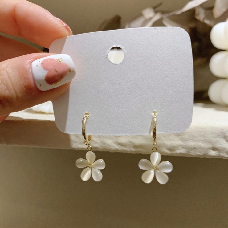 耳元に、そっと咲く上品で可憐なフラワーモチーフピアス 両耳用 アクセサリー | maison de LATIR | 詳細画像4 