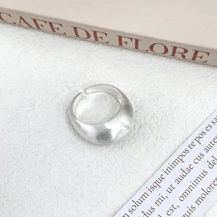 こなれ感のある大人の手元を演出する艶消しボリュームリング 指輪 シルバー | maison de LATIR | 詳細画像5 