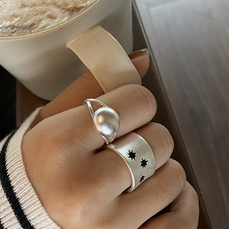 マットな質感が肌にやさしく映えるリング シルバー マット | maison de LATIR | 詳細画像1 