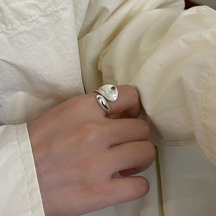 毎日のスタイリングに輝きをプラスオープンリング 指元 アクセサリー | maison de LATIR | 詳細画像3 