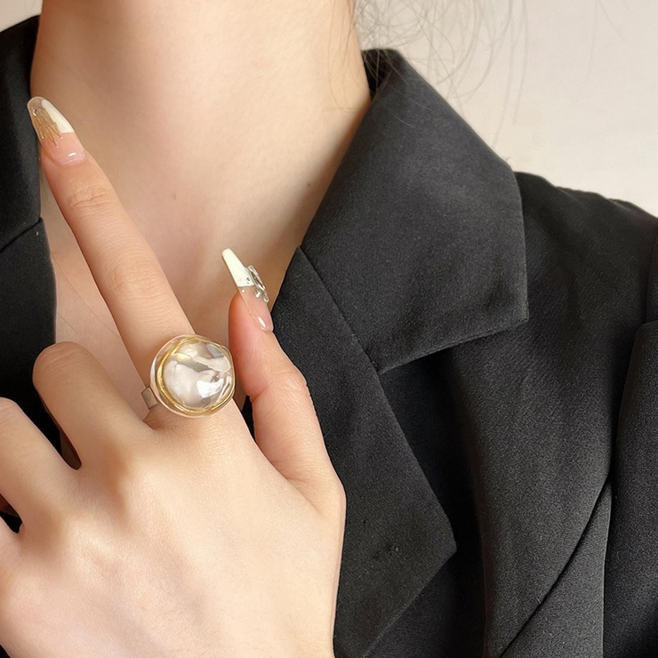 グレー | 透明なストーンが美しいリング アクセサリー 指元 | maison de LATIR