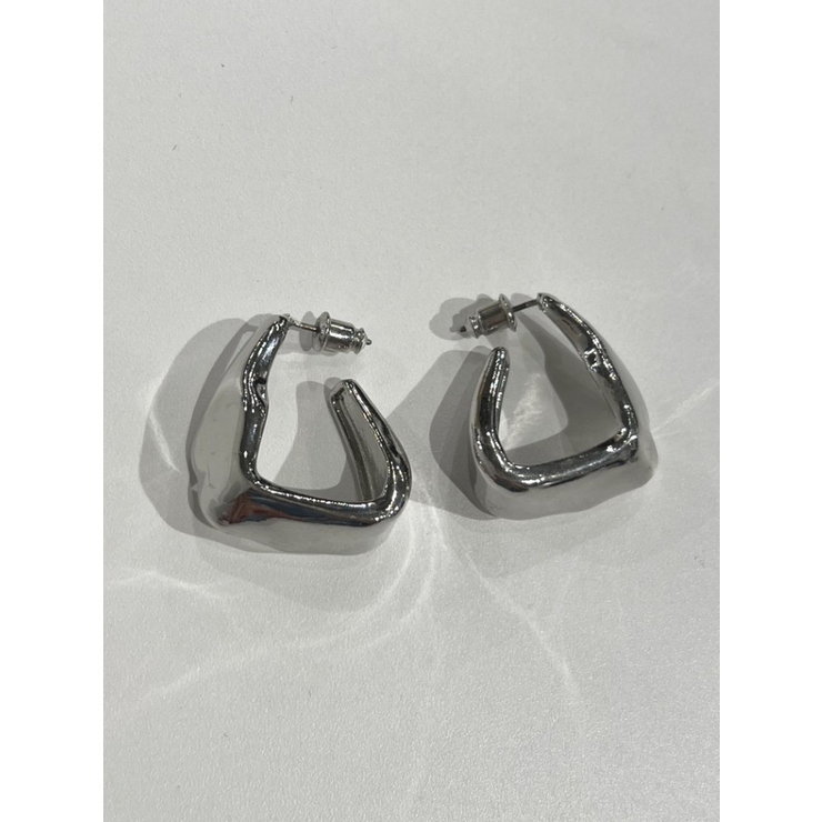 シルバー | トライアングルニュアンスピアス | EMODA