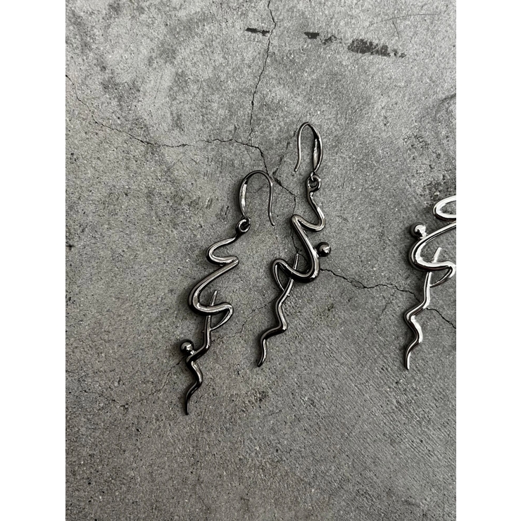 ワンダリングモチーフピアス | EMODA | 詳細画像1 