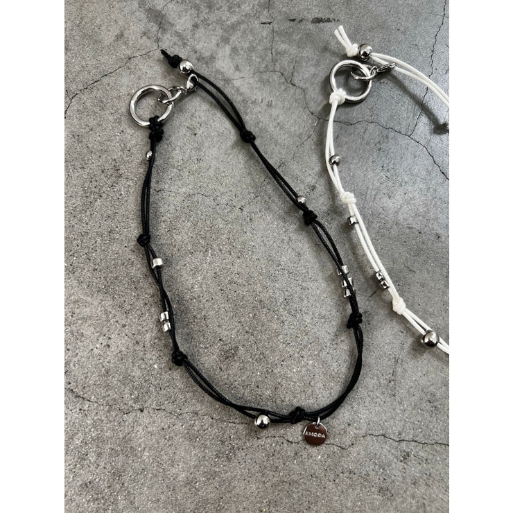 ブラック | ストリングメタルネックレス | EMODA
