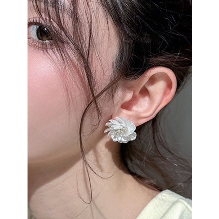 シェルフラワーピアス | RESEXXY | 詳細画像1 