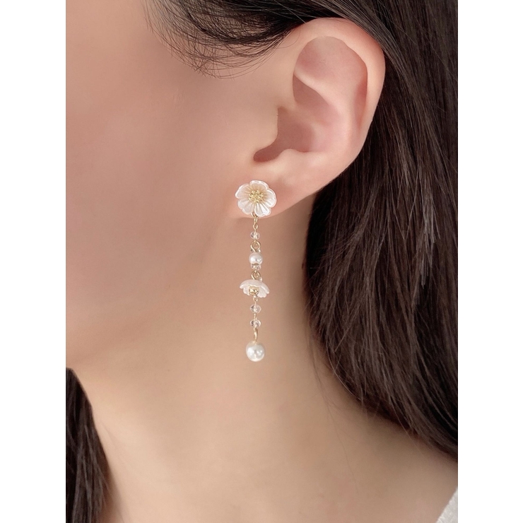 ホワイト | ポイントフラワーパールピアス | RESEXXY