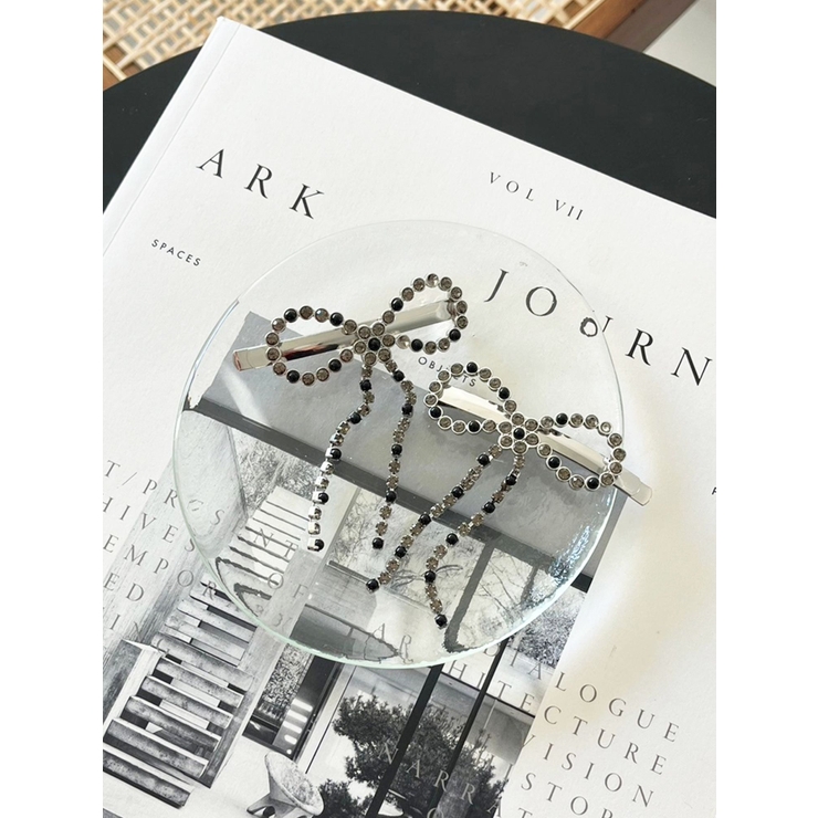 ブラック | PEARL BIJOU RIBBON PIN/パールビジューリボンピン | CALNAMUR