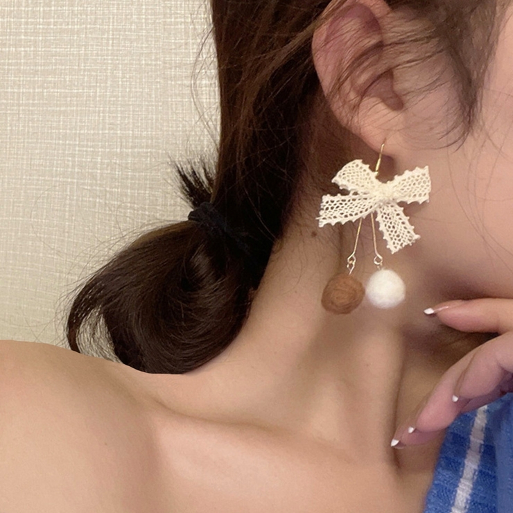 【限定セール！】 リボンピアス ポンポンピアス[品番：II000009634 レディース ピアス