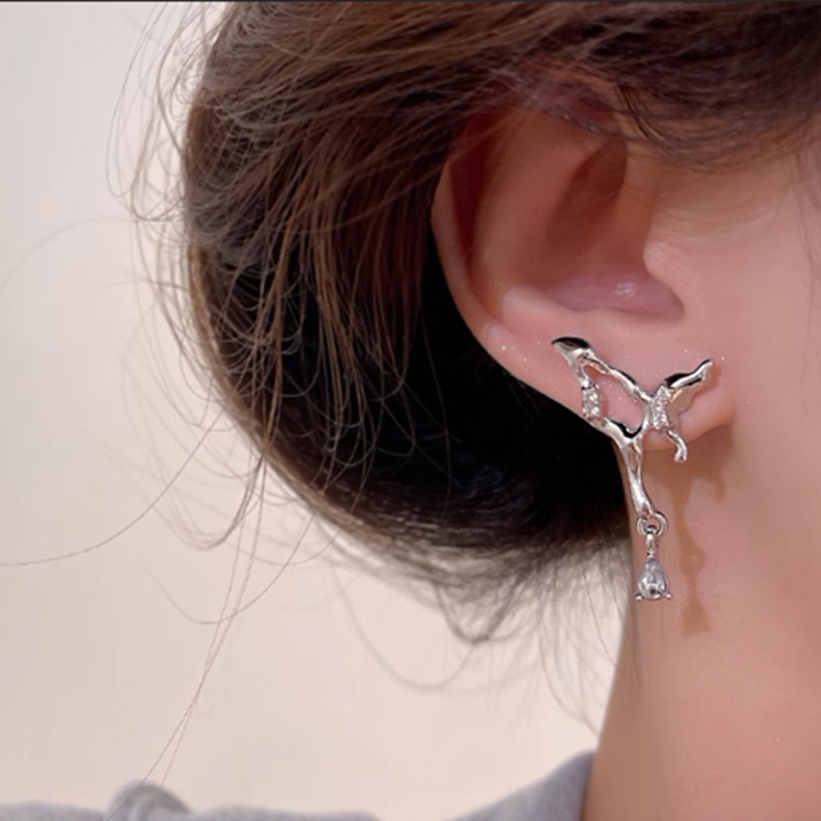 シルバー | 蝶々ピアス バタフライ耳飾りアクセサリー | SUNSHINE CLOSET