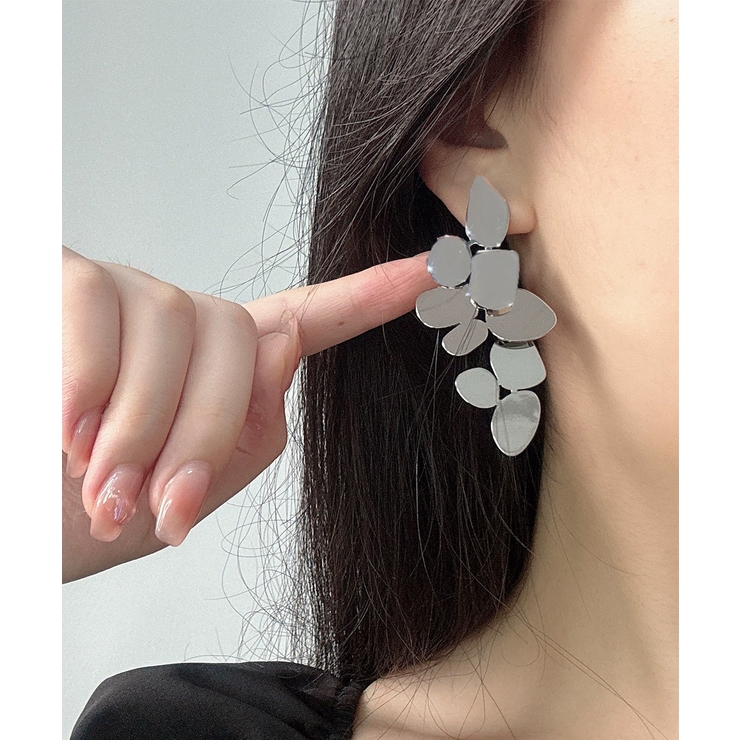 大ぶりロングピアス変形メタルプレート | Miniministore | 詳細画像3 