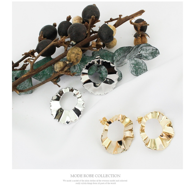 サークルウェーブメタルピアス イヤリング メタル 品番 Mdrw0002895 Mode Robe モードローブ のレディースファッション通販 Shoplist ショップリスト