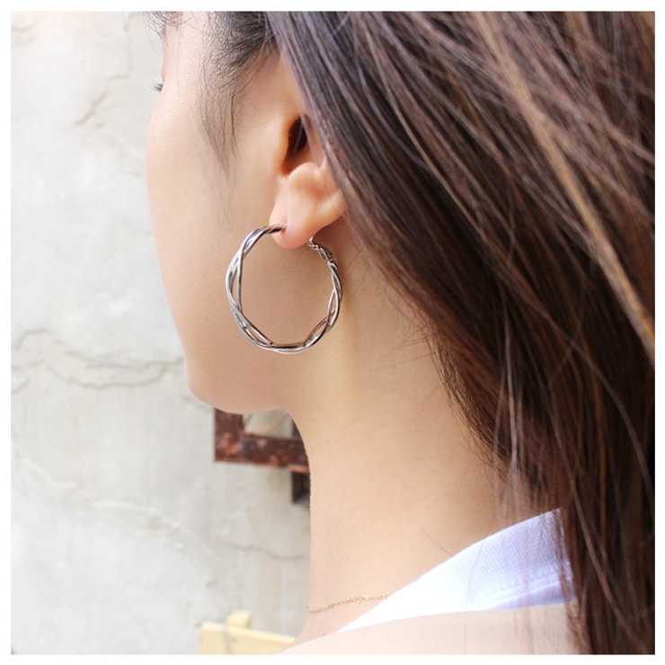 ツイストクロスフープピアス ピアス ゴールド