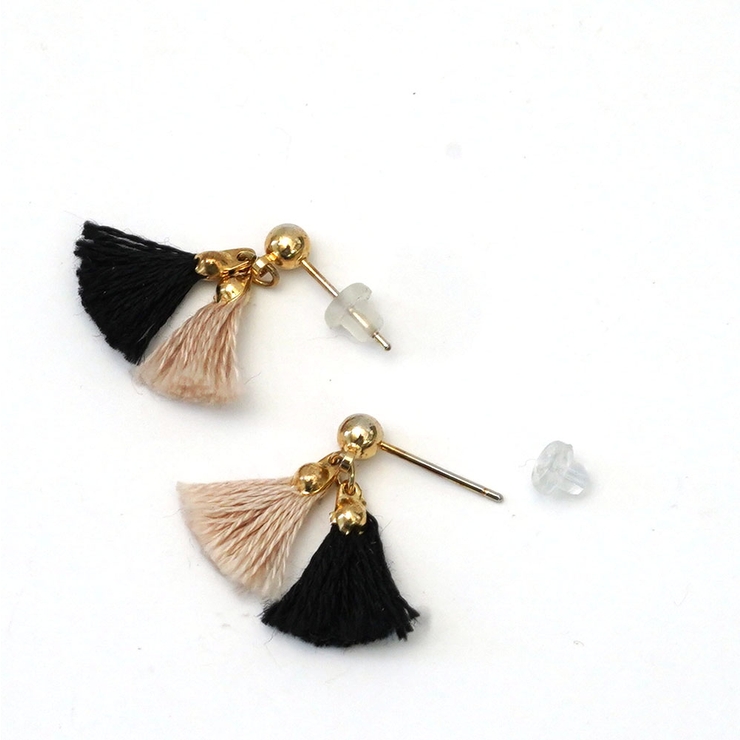 バイカラーミニフリンジピアス タッセル小ぶり ツートン | monamona | 詳細画像4 