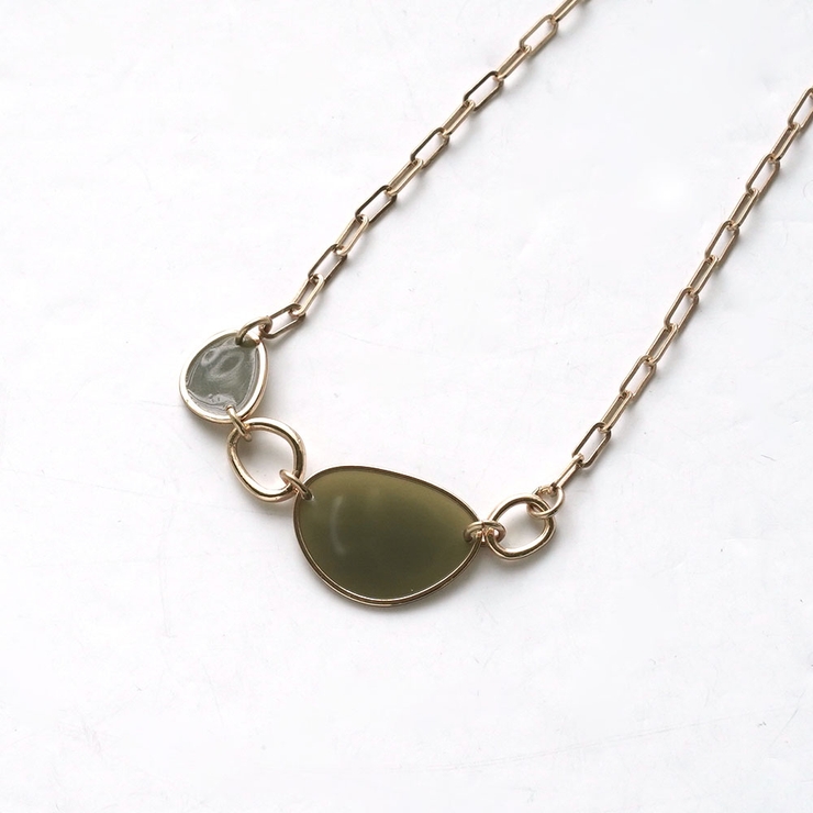 グリーン | マーブルプレートショートチェーンネックレス | monamona