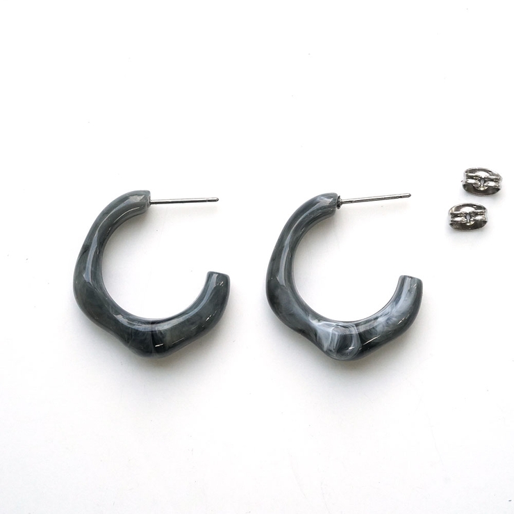 グレー | アクリルモコモコピアス マーブルカラー | monamona