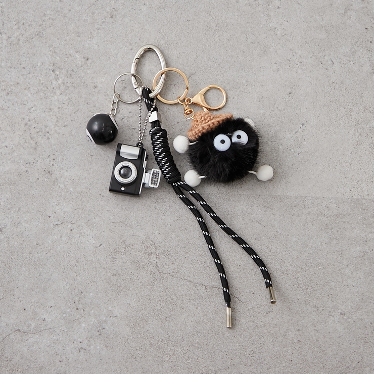 カメラチャーム[品番：OLOW0015886]｜RMAF NICE CLAUP / OLIVE des