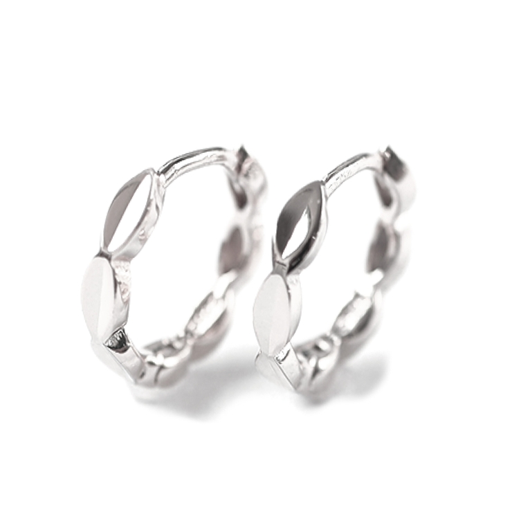 シルバー | ピアス 金属アレルギー対応 つけっぱなし フープ シンプル 18k シルバー | Noelmarket