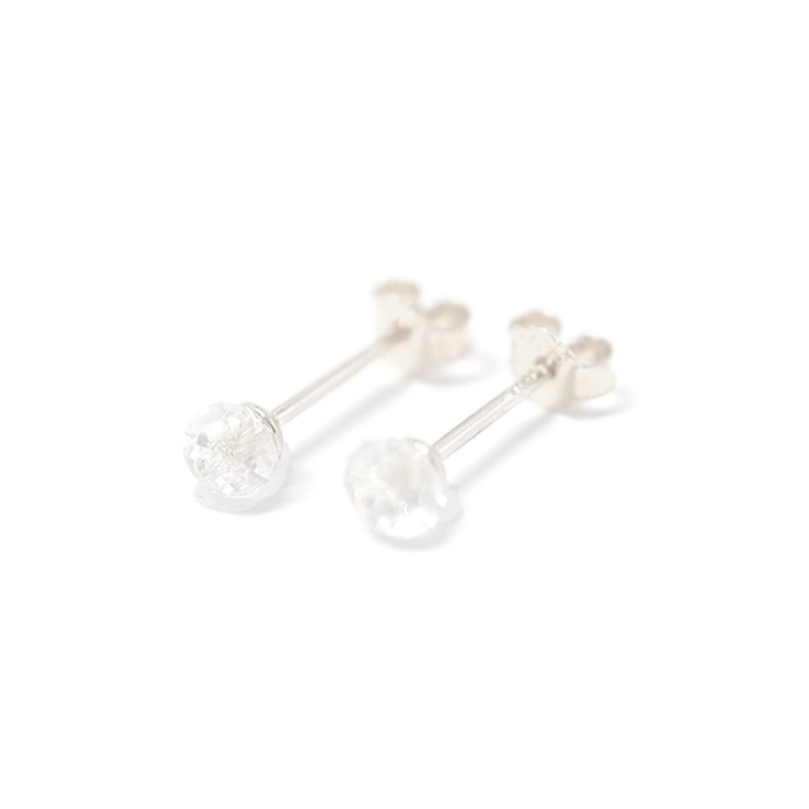 シルバー | ピアス 金属アレルギー対応 つけっぱなし 小ぶり ガラス 18k シルバー | Noelmarket