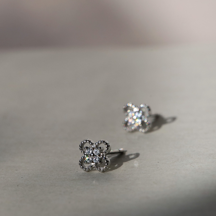 ピアス 金属アレルギー対応 つけっぱなし ダイヤ 四つ葉 18k 小さめ | Noelmarket | 詳細画像13 