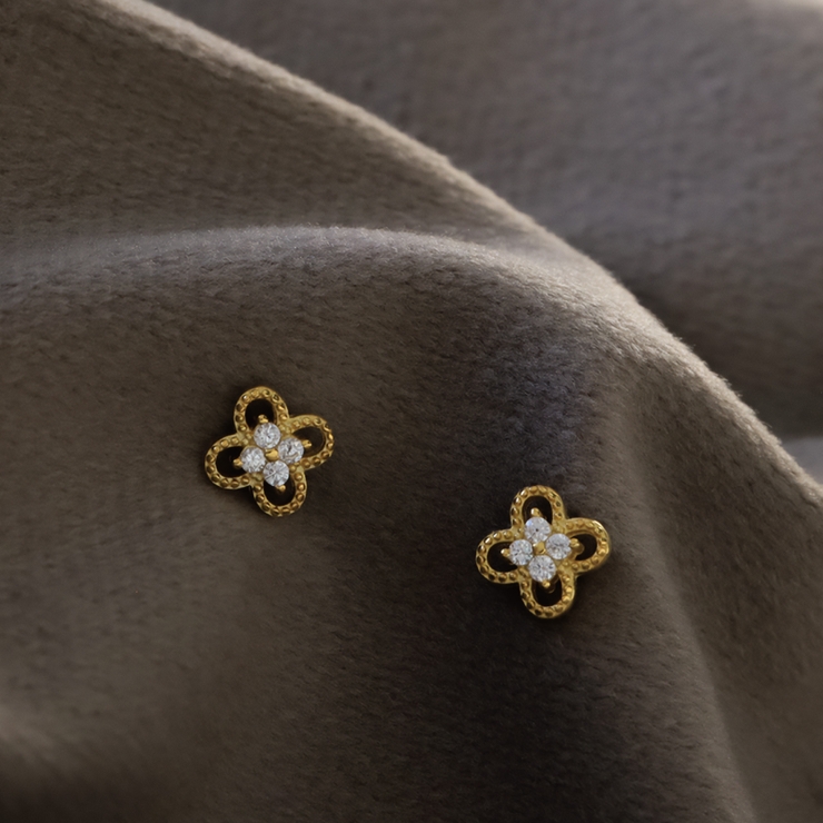 ピアス 金属アレルギー対応 つけっぱなし ダイヤ 四つ葉 18k 小さめ | Noelmarket | 詳細画像18 