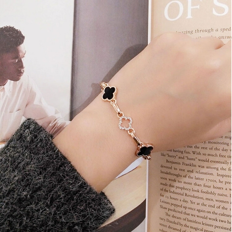 クローバーブレスレット　ゴールド Deco bijou / クローバーブレスレット