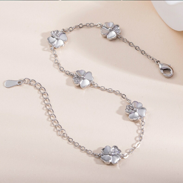クローバーデザインブレスレット アクセント シルバー[品番 クローバーデザインブレスレット アクセント シルバー[品番