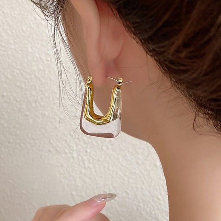 U字デザインピアス ストーン 天然石風[品番：XL000002525