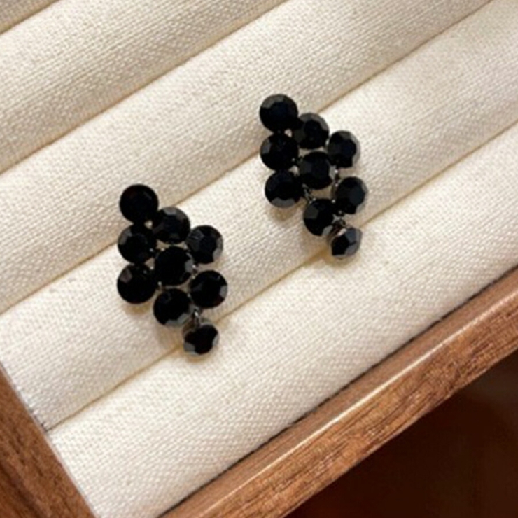 ブラック | ブラックデザインピアス ブドウモチーフ 人工ダイアモンド | SLENDER