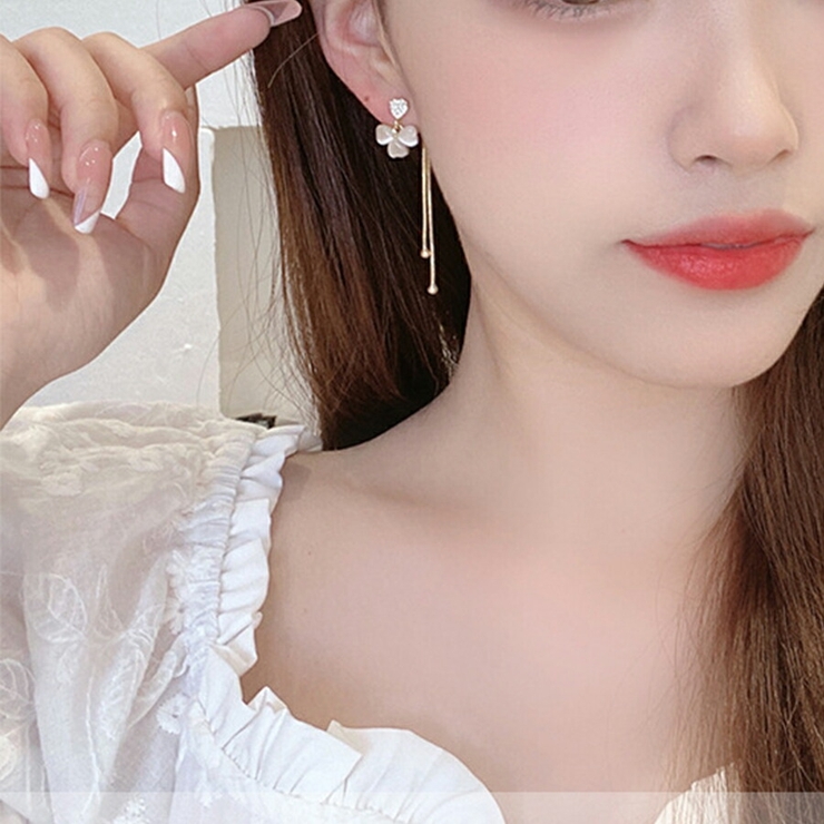 クローバーチャーム2wayタッセルピアス ゴールド パーティー | SLENDER | 詳細画像3 