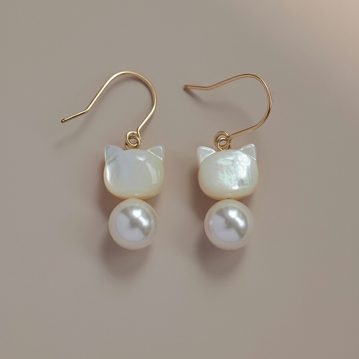 ホワイト | シェル＆パール猫モチーフピアス ホワイト ブラック | SLENDER