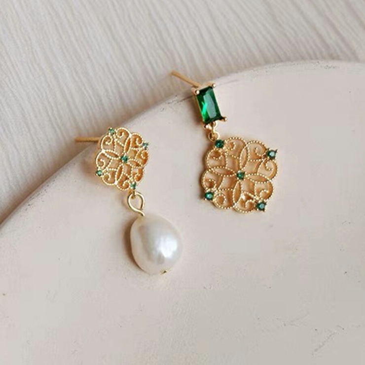 アシンメトリー透かしデザインピアス グリーン ポスト部分:S925 | SLENDER | 詳細画像7 