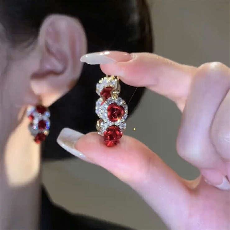 PRADA 幾何学的デザイン ビジュー ピアス resize_image.php?image=prada/