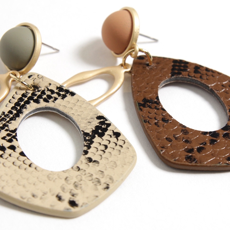 パイソン柄ドロップモチーフ Times 変形サークルピアス レディース 品番 Jokw Real Style リアルスタイル のレディースファッション通販 Shoplist ショップリスト