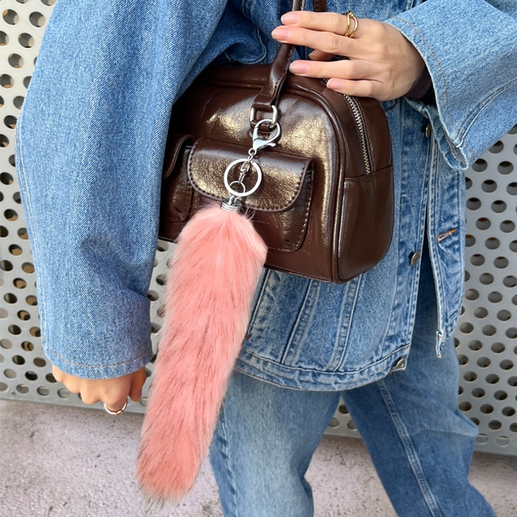 デニムリメイク★リアルファー引き揃え糸チャーム 革タグ№7 デニムリメイク☆リアルファー引き揃え糸チャーム 革タグ№7 しっぽ