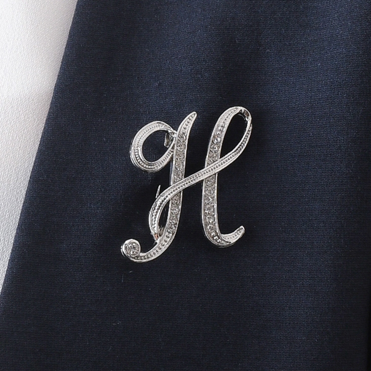 H | ブローチ ピン イニシャル | REAL STYLE