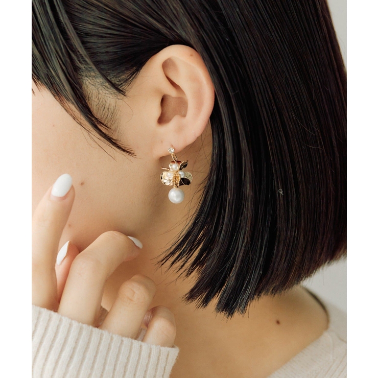 GD | 【ear PAPILLONNER】ポンポンフラワーピアス | PAL GROUP OUTLET
