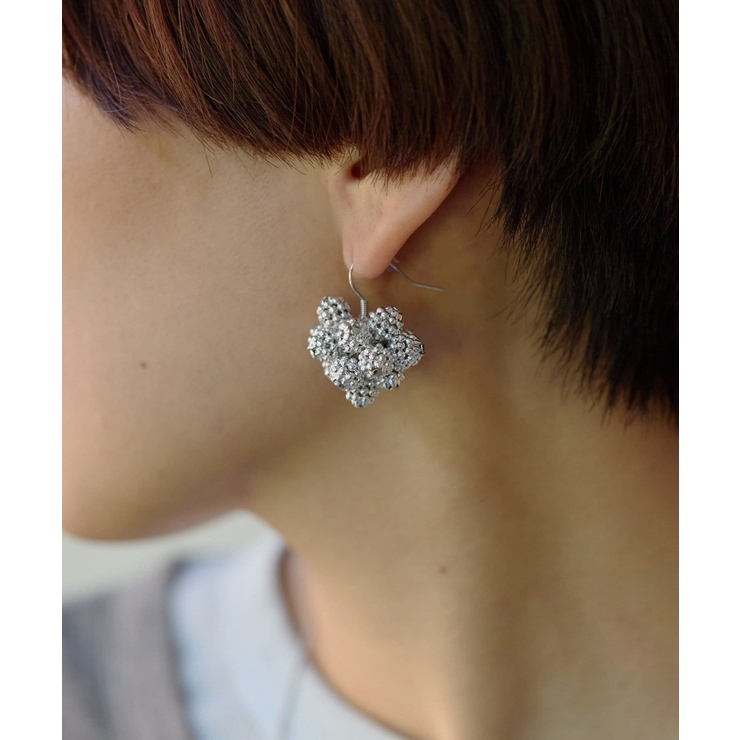 SV | 【ear PAPILLONNER】フラワーボールピアス | PAL GROUP OUTLET