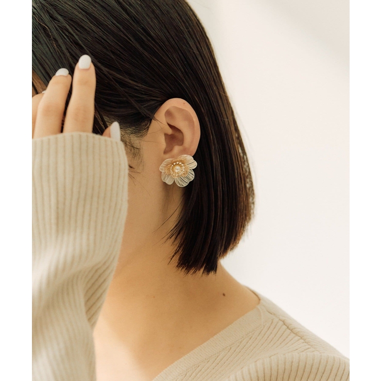 【ear PAPILLONNER】透かしパールフラワーピアス | PAL GROUP OUTLET | 詳細画像5 