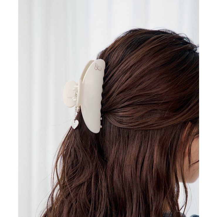 IVO | 【Chico】ハートチャーム付ヘアクリップ | PAL GROUP OUTLET