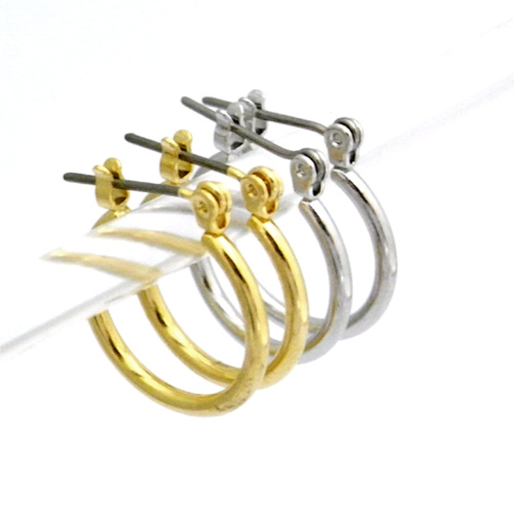 メタリックフープピアス チタンポスト 16mm シルバーとゴールド | アクセサリーショップPIENA | 詳細画像2 